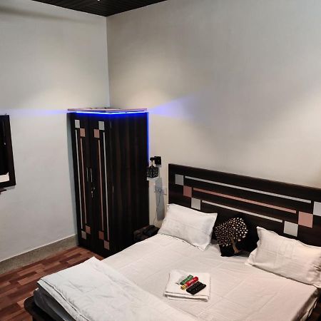 Keshav Hotel Farrukhabad Zewnętrze zdjęcie