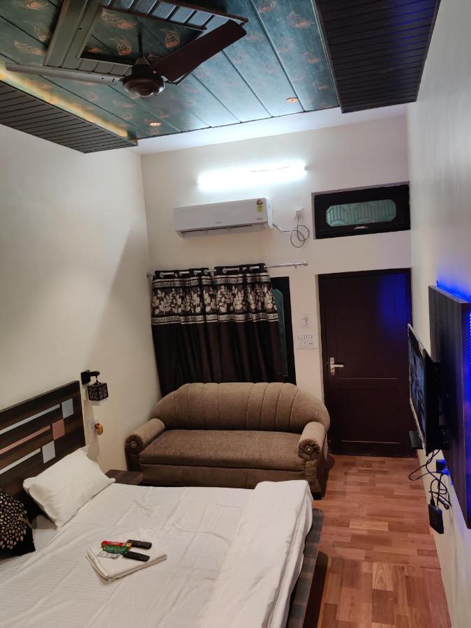 Keshav Hotel Farrukhabad Zewnętrze zdjęcie