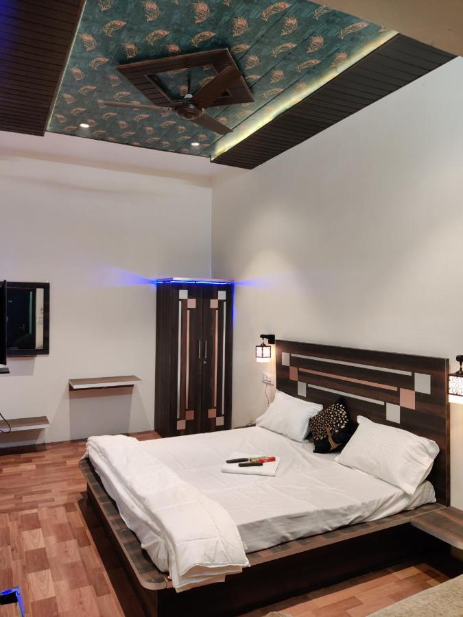 Keshav Hotel Farrukhabad Zewnętrze zdjęcie