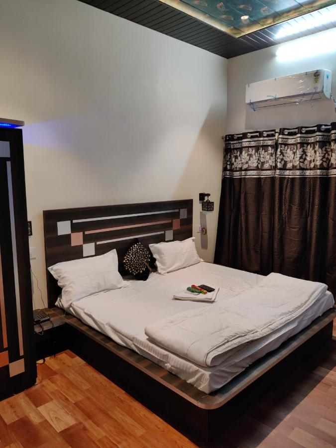 Keshav Hotel Farrukhabad Zewnętrze zdjęcie