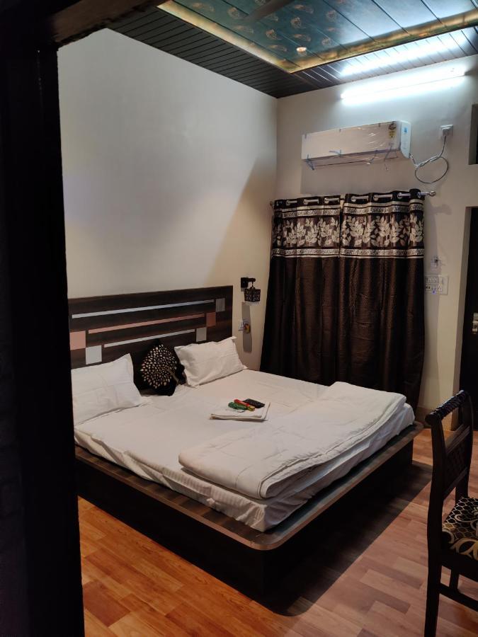 Keshav Hotel Farrukhabad Zewnętrze zdjęcie