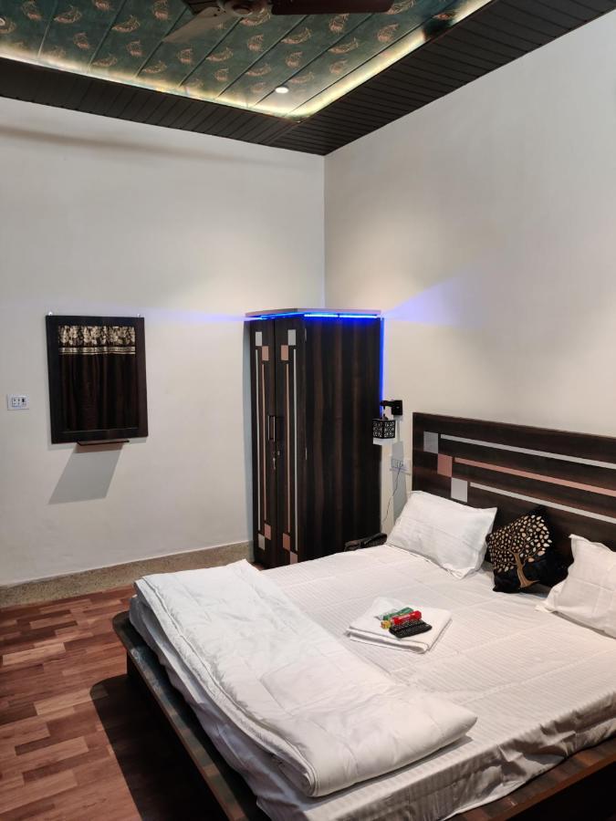Keshav Hotel Farrukhabad Zewnętrze zdjęcie