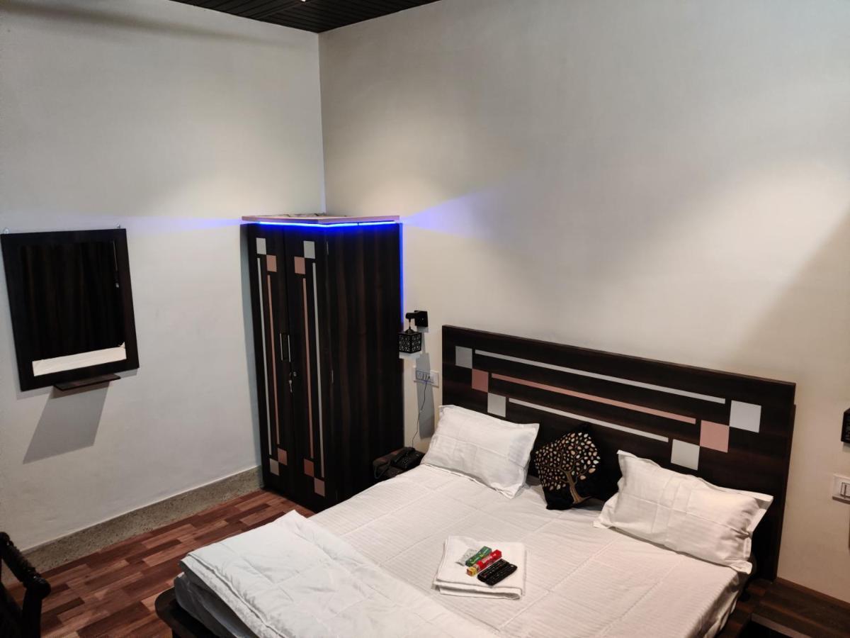 Keshav Hotel Farrukhabad Zewnętrze zdjęcie