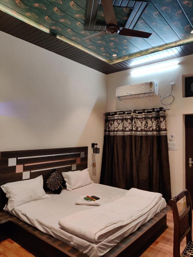 Keshav Hotel Farrukhabad Zewnętrze zdjęcie