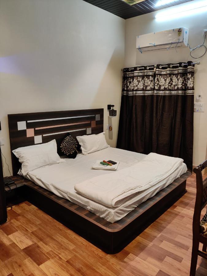 Keshav Hotel Farrukhabad Zewnętrze zdjęcie