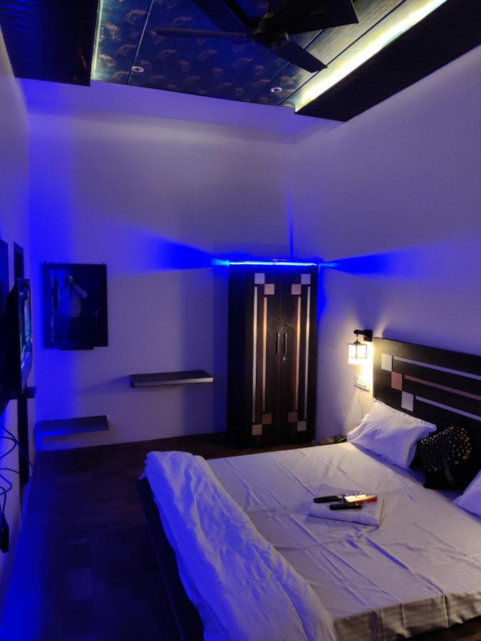 Keshav Hotel Farrukhabad Zewnętrze zdjęcie