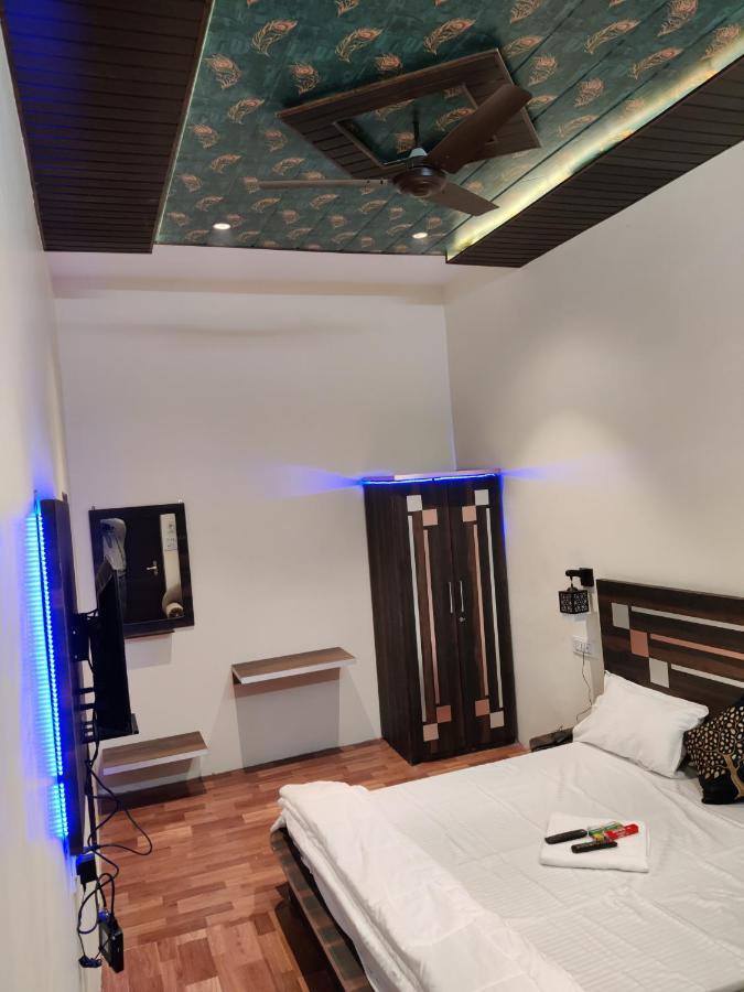 Keshav Hotel Farrukhabad Zewnętrze zdjęcie